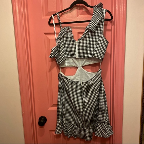 Bardot Jamie Cut Out Dress in Black Gingham - Picture 6 of 7